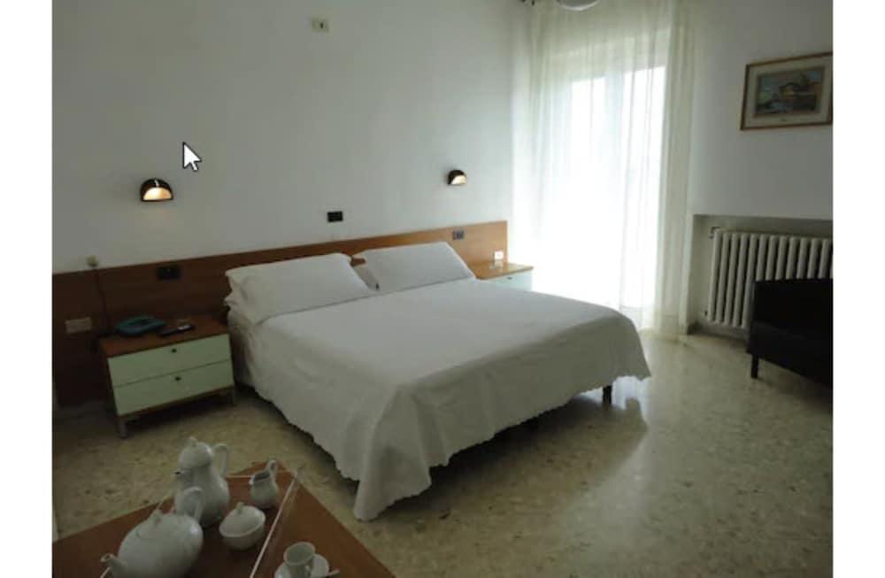 Hotel Riviera باري المظهر الخارجي الصورة